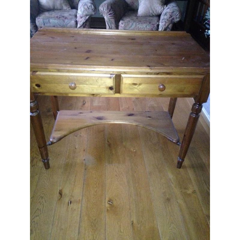 Ducal dressing table