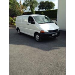 Toyota Hiace ford transit