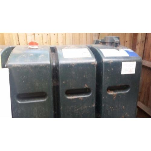 Titan 1100 litre oil tank