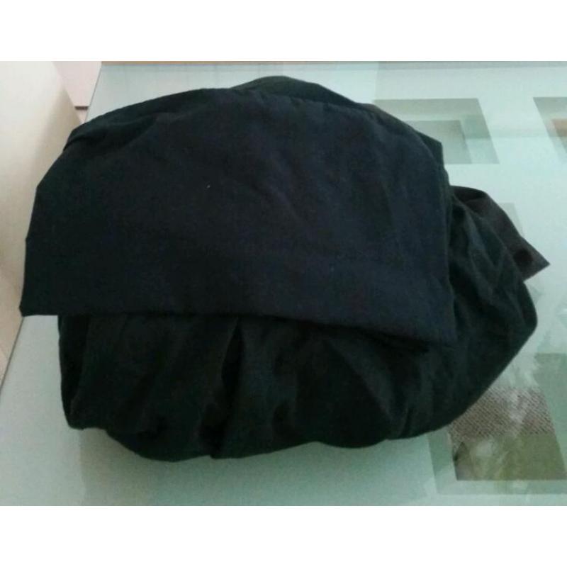 Bundle of Kingsize black sheets & pillow cases