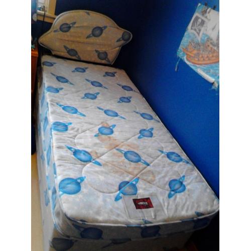 2 single divan beds