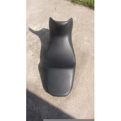 Triumph Tiger 1050 seat