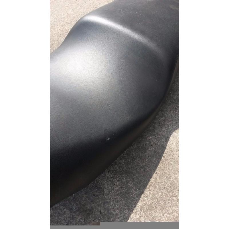 Triumph Tiger 1050 seat