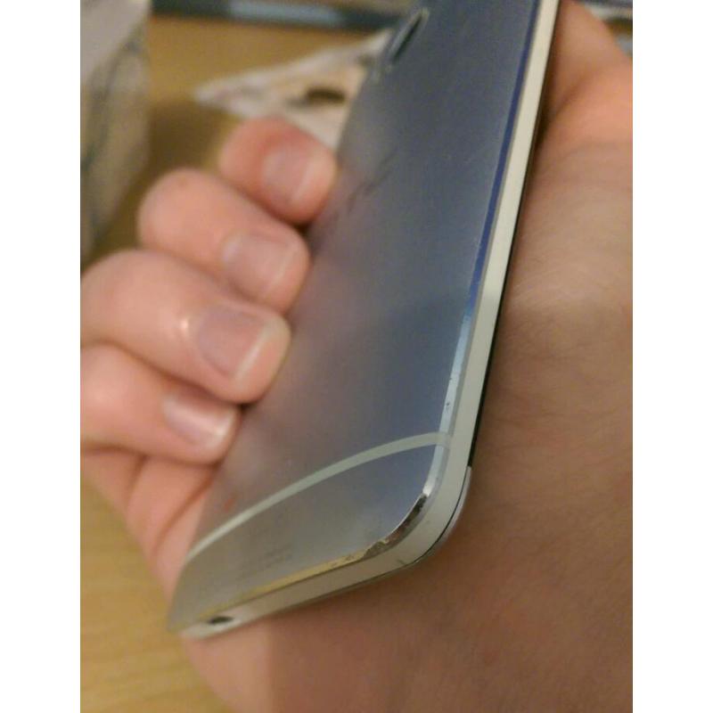 Htc one m7 silver 32gb on ee