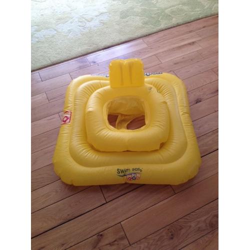 Baby's swim support.