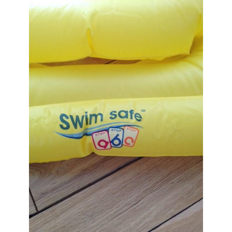 Baby's swim support.