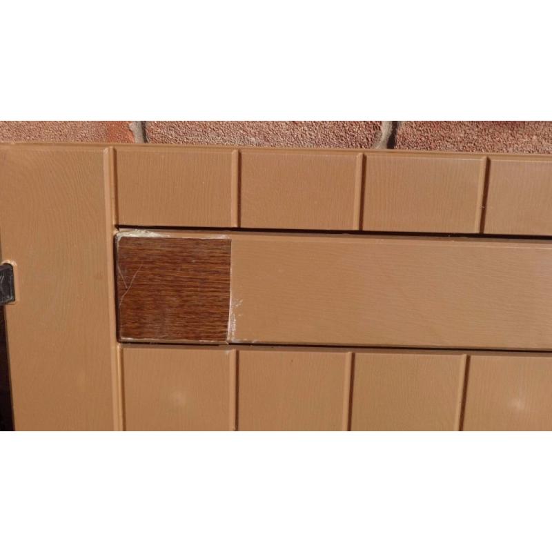 PLASTIC GARDEN STORAGE CHEST IS IDEAL FOR STORING GARDEN TOOLS, EQUIPMENT, FURNITURE AND SUNDRIES.