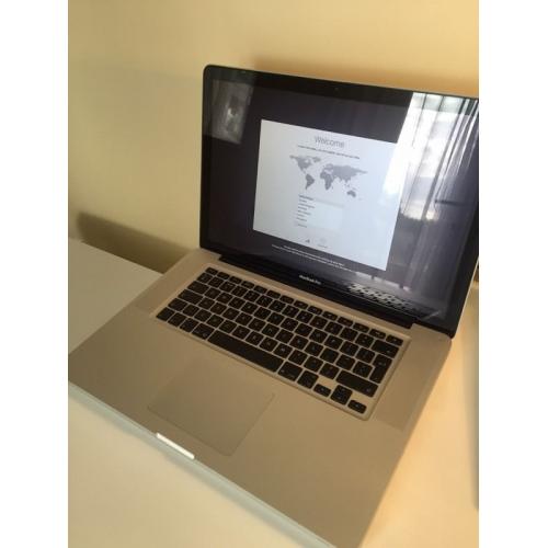 MacBook Pro 15" (Mid 2009) Pristine Condition