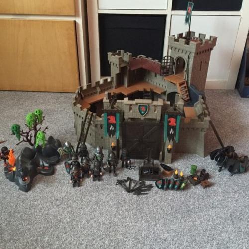 Playmobil Knights Falcon castle with extras
