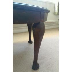 Oak coffee table ideal for shabby chic