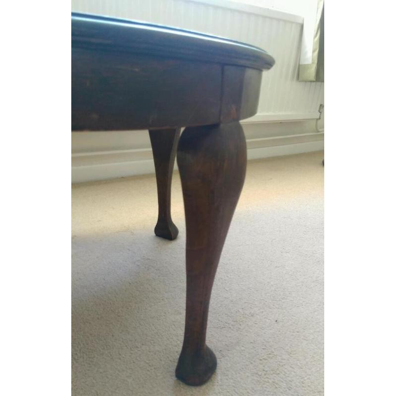 Oak coffee table ideal for shabby chic