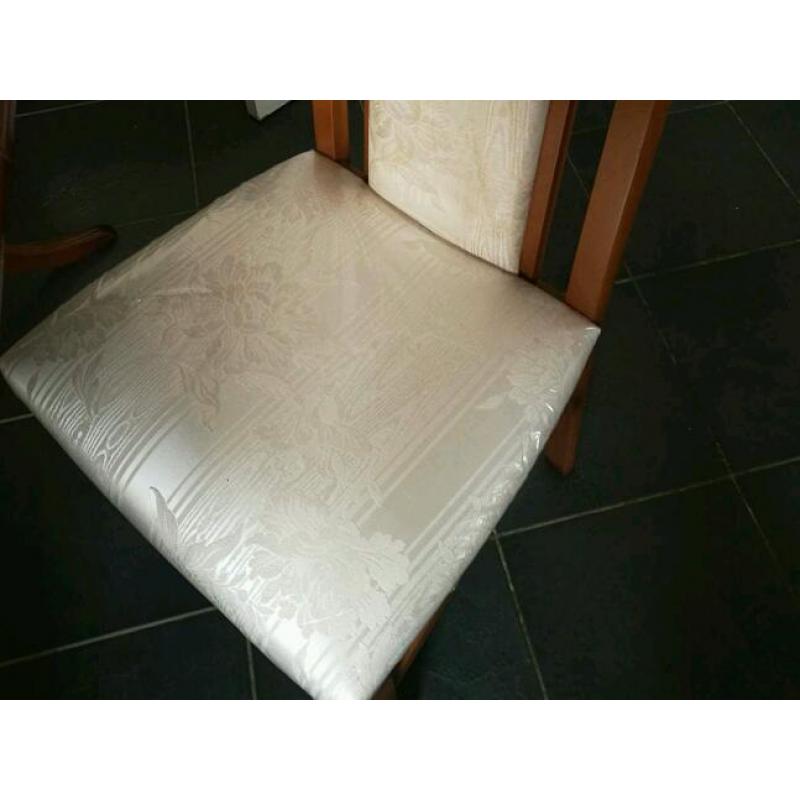 Dinning table for sale !