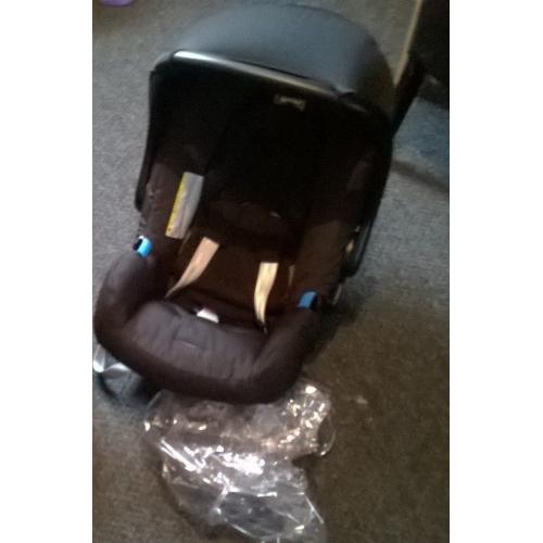 Brixton car seat comes with raincovers
