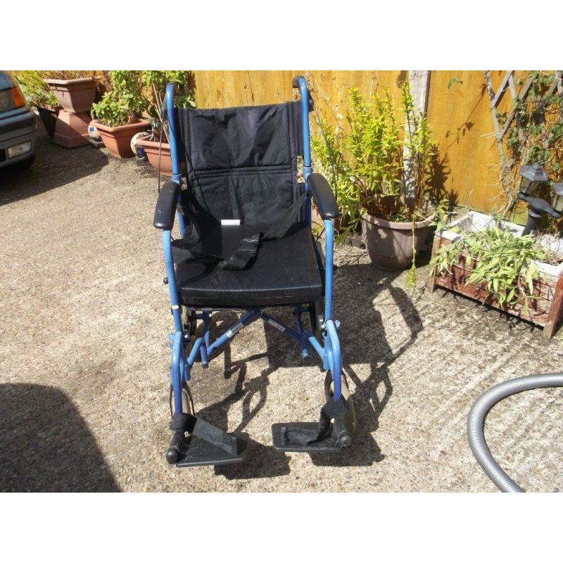 WHEELCHAIR WITH FOOTRESTS