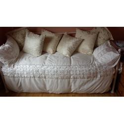 Day Bed/Guest Bed with under trundle bed