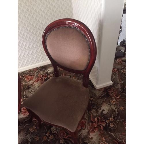 Dining table and chairs , excellent condition