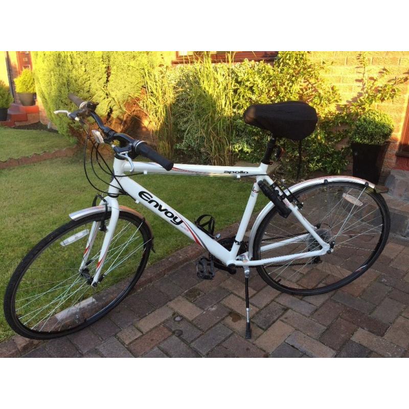 White hybrid 21" bike