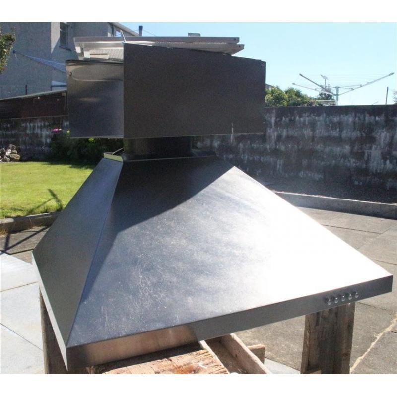 Integrated Oven, matching Hob and Stainless steel extractor fan