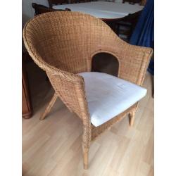 Wicker seat