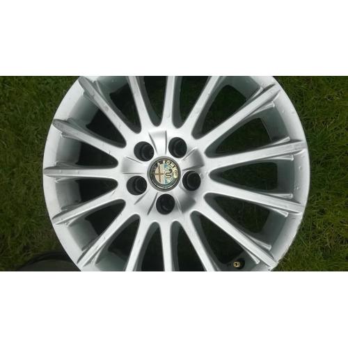 Alfa Romeo 16" Alloy Wheel