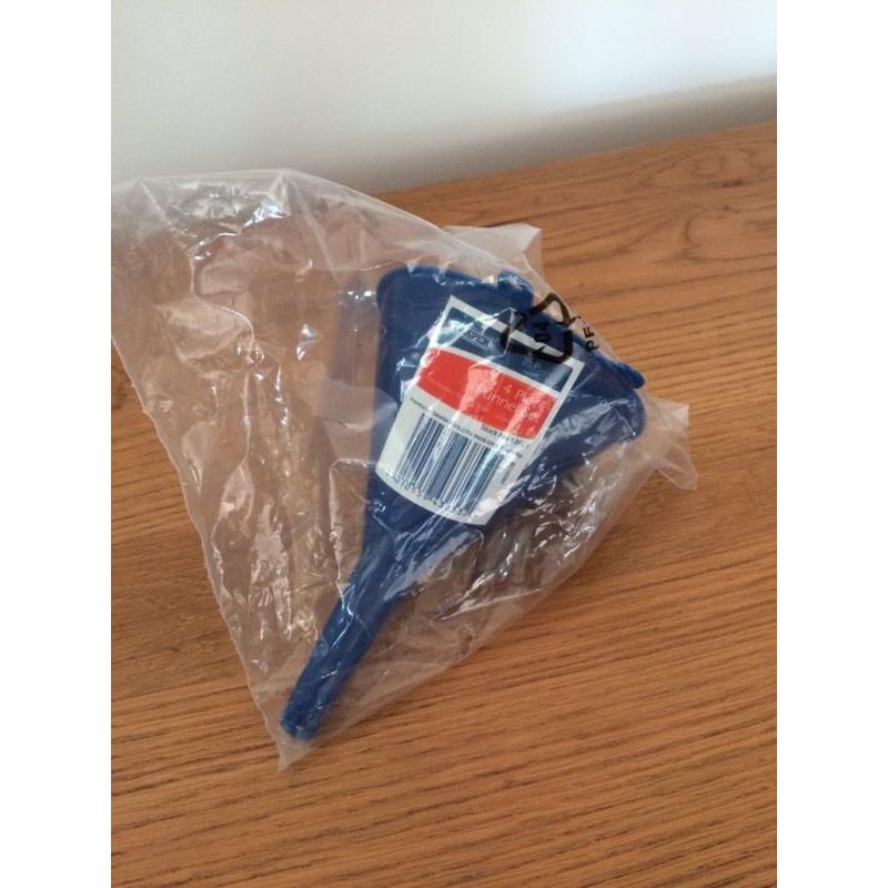 Pack of 4 draper funnels