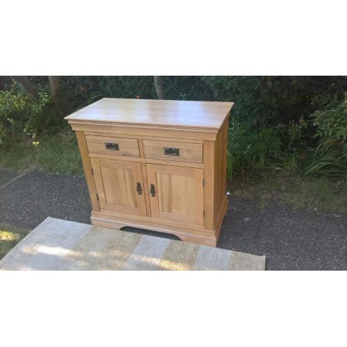 A Sample Fenchurch Solid Oak Side Cabinet