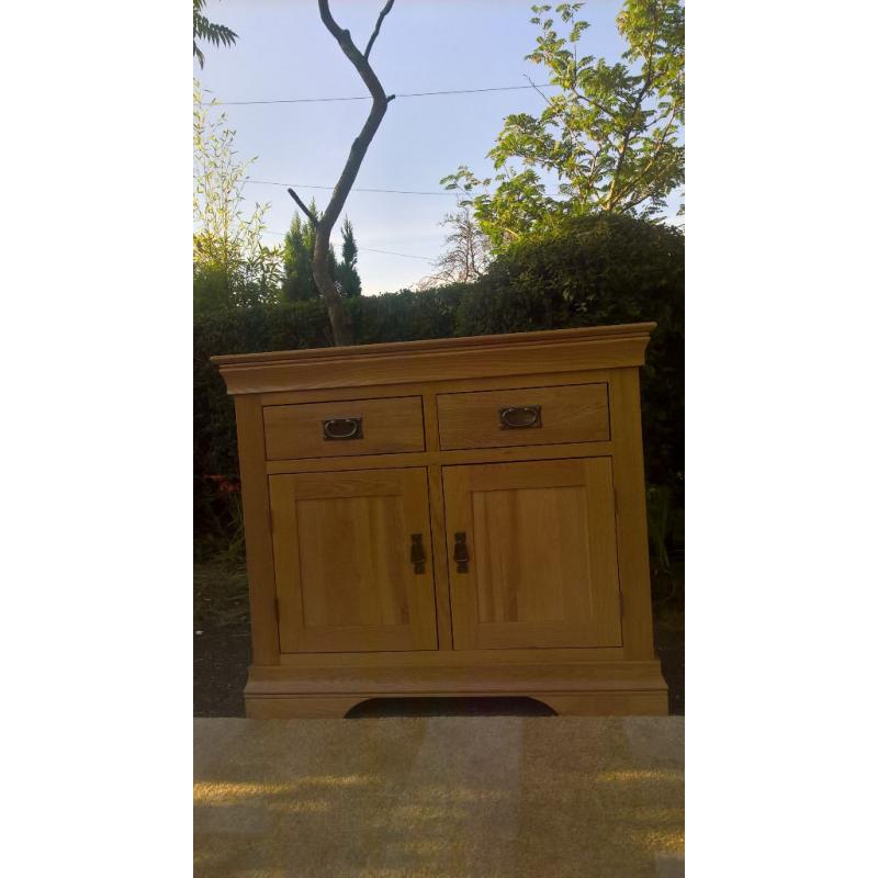 A Sample Fenchurch Solid Oak Side Cabinet