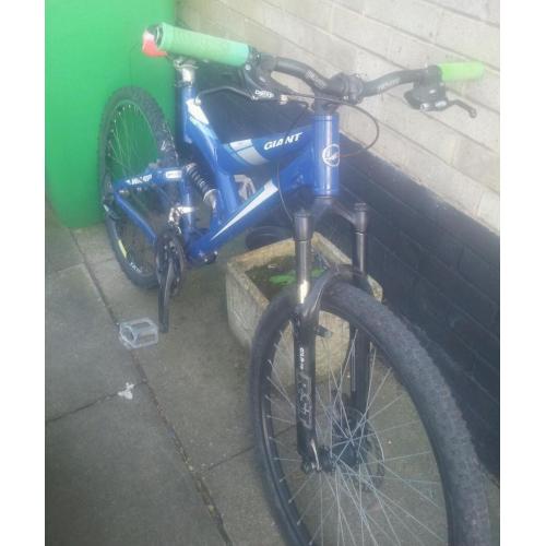 Giant warp full suspension bike.