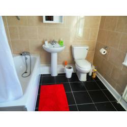 Good double room to rent available in Forest Gate 1min to station London