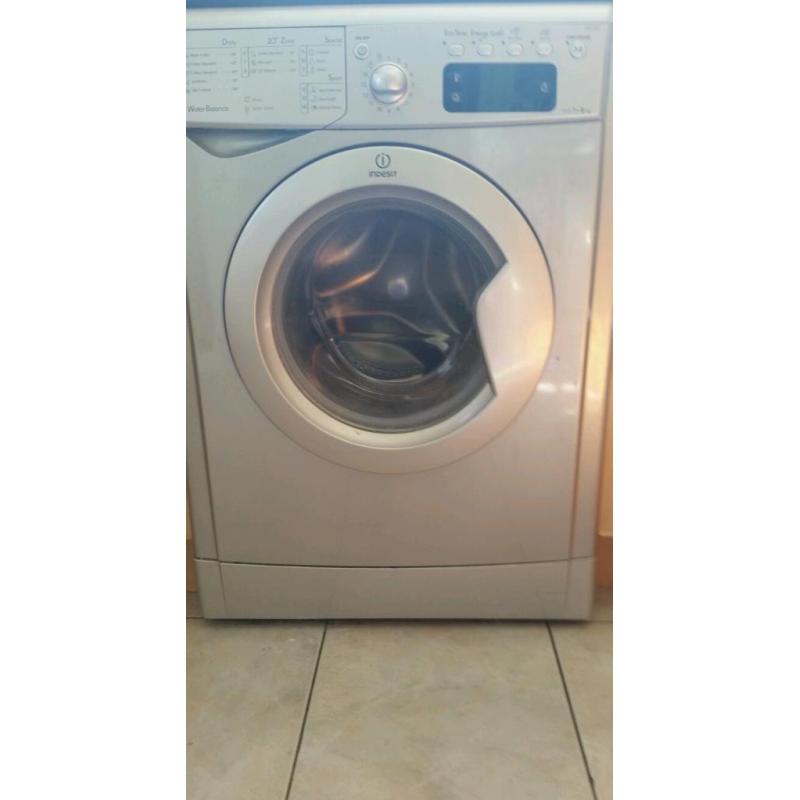 Indesit 8kg silver washing machine