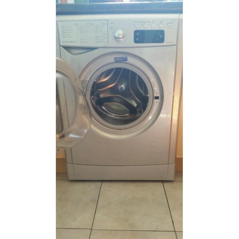 Indesit 8kg silver washing machine