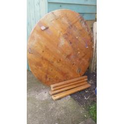 Free round kitchen table and 2 chairs