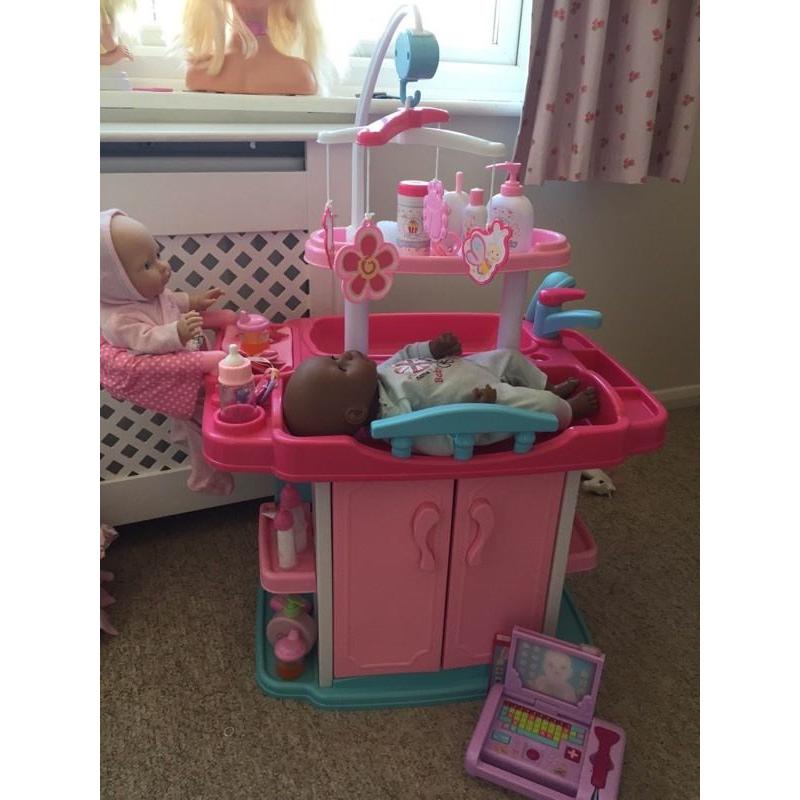 Cup cake baby changing station
