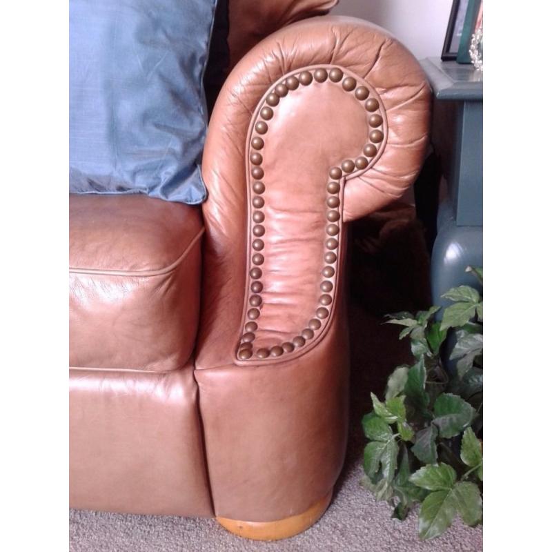 Vintage 'Saddle' leather suite