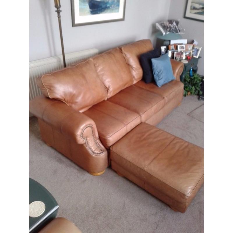 Vintage 'Saddle' leather suite
