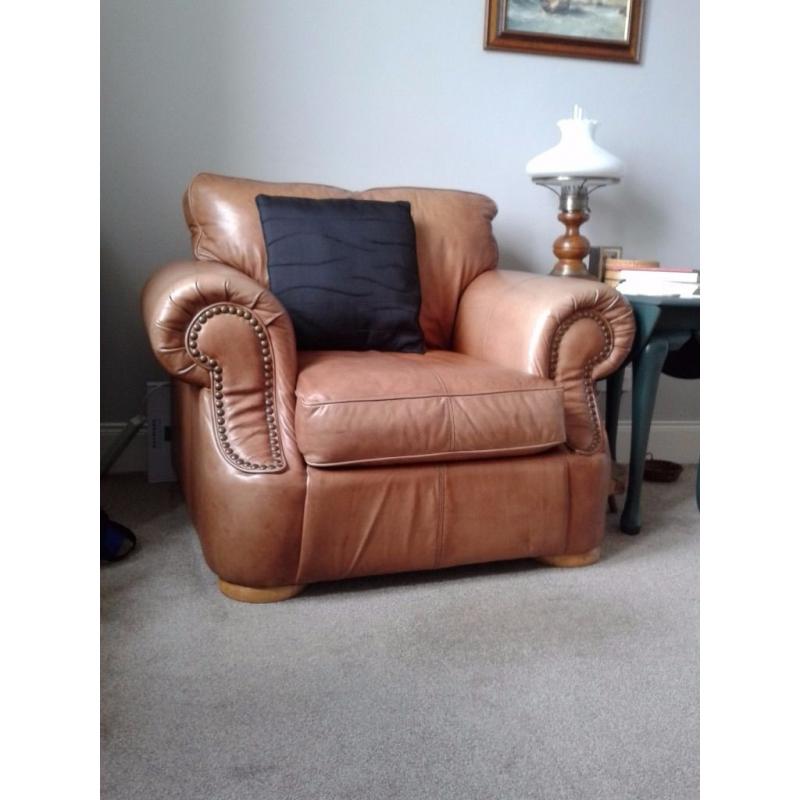 Vintage 'Saddle' leather suite