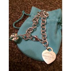 GENUINE Tiffany & Co link bracelet with present charm