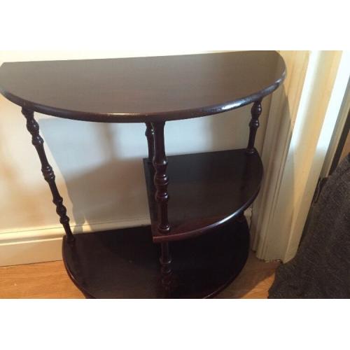 Corner table