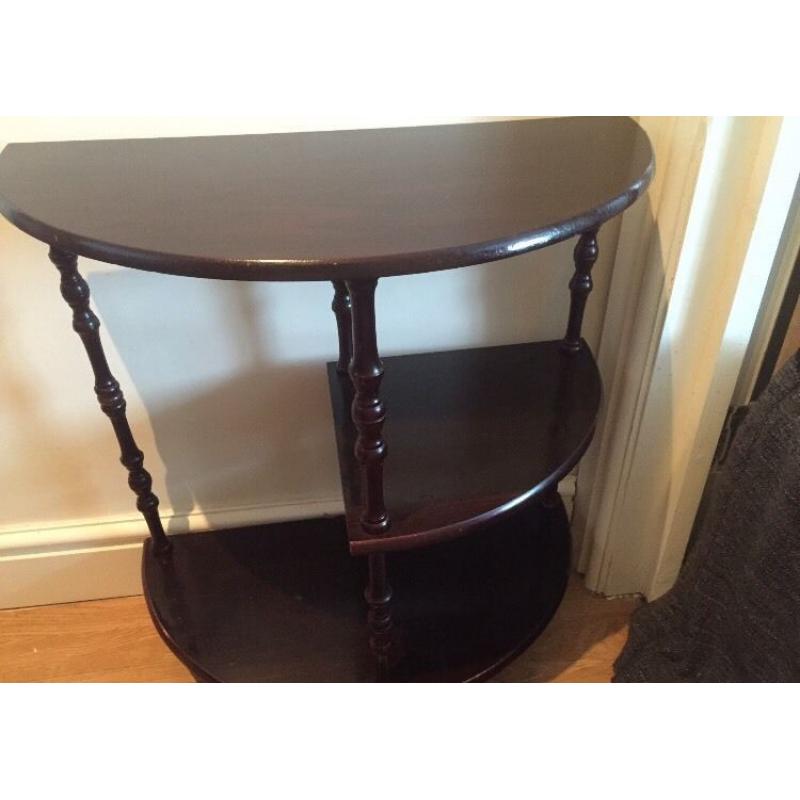 Corner table