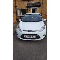 White Ford Fiesta 1.25 Zetex 5dr