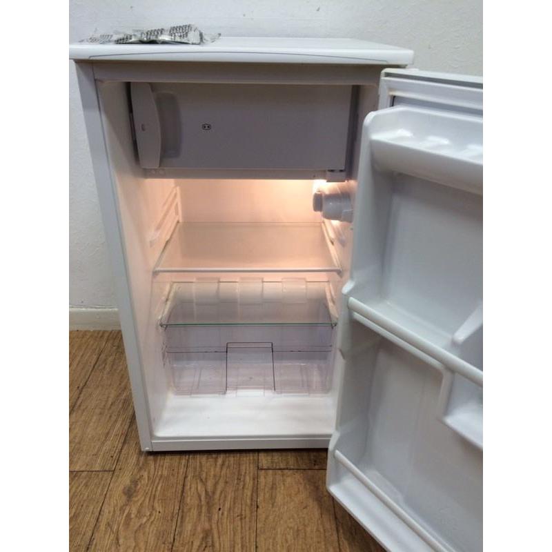 Statesman fridge with freezer box*as new*