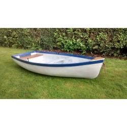 Dinghy fibreglass 10 feet 10'.