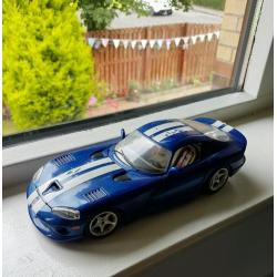 Diecast bburago dodge viper