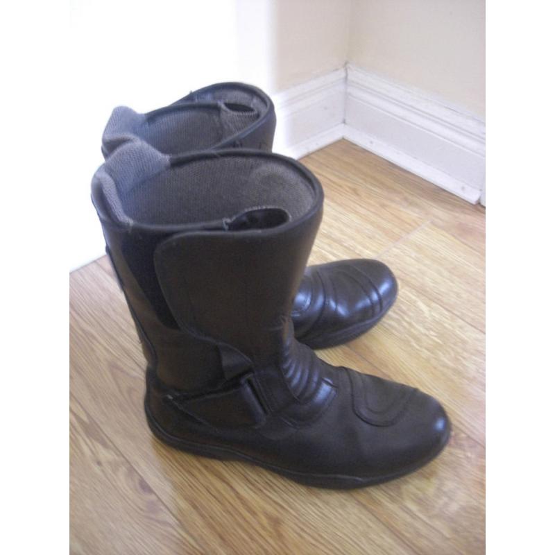 Racer Dry Star Leather Motorbike Boots.