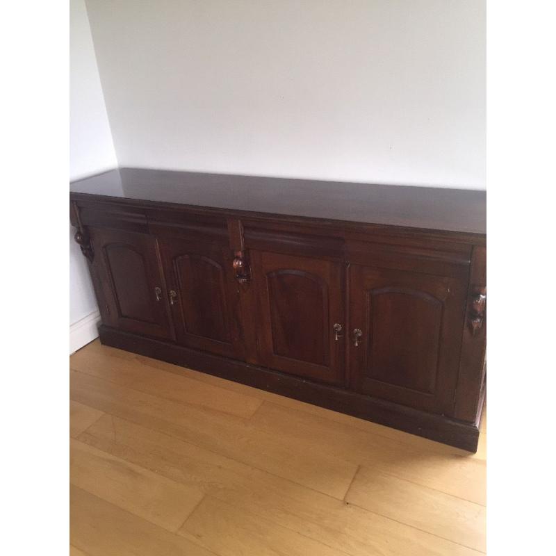 Elegant Solid mahogany dresser