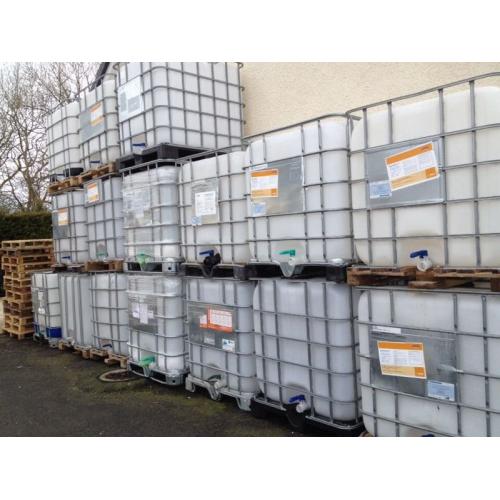 1000 litre IBC tank / plastic barrel