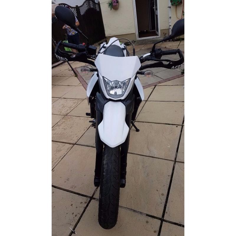 YAMAHA XT 660 X SUPERMOTO