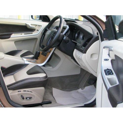 Volvo XC60 2.4 AWD ( 185ps ) Geartronic D5 SE Lux