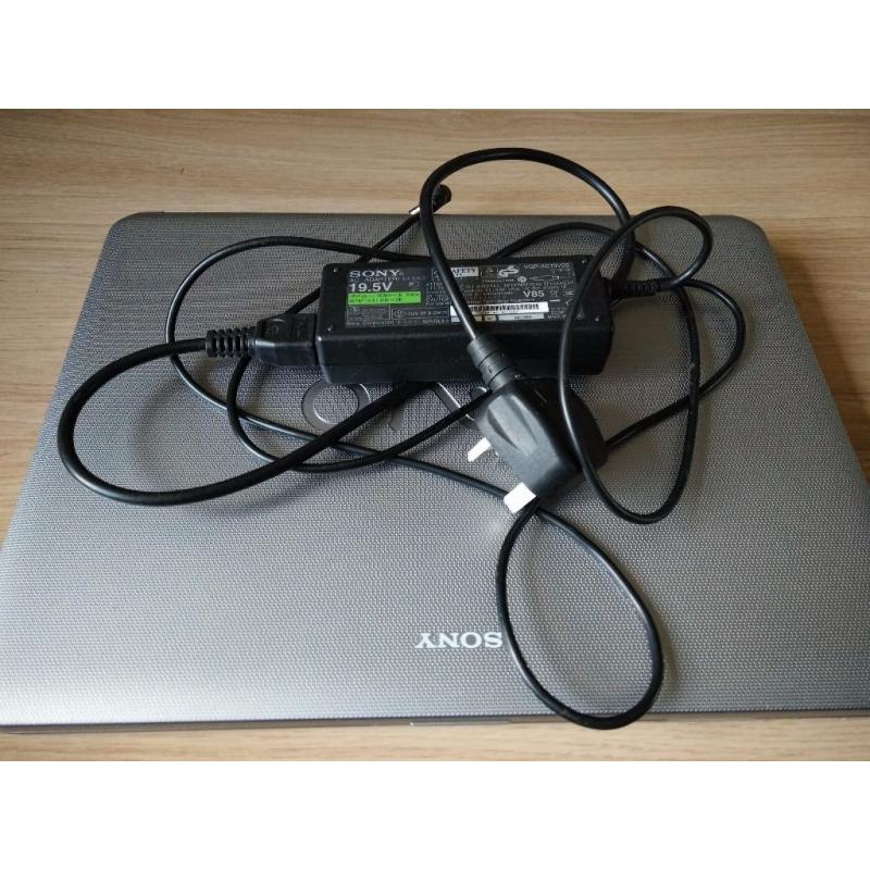 Faulty Screen - SONY VAIO VGN-NR21J Laptop