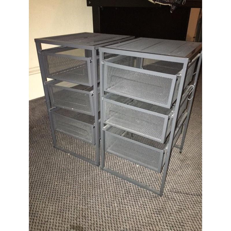Bedside table;